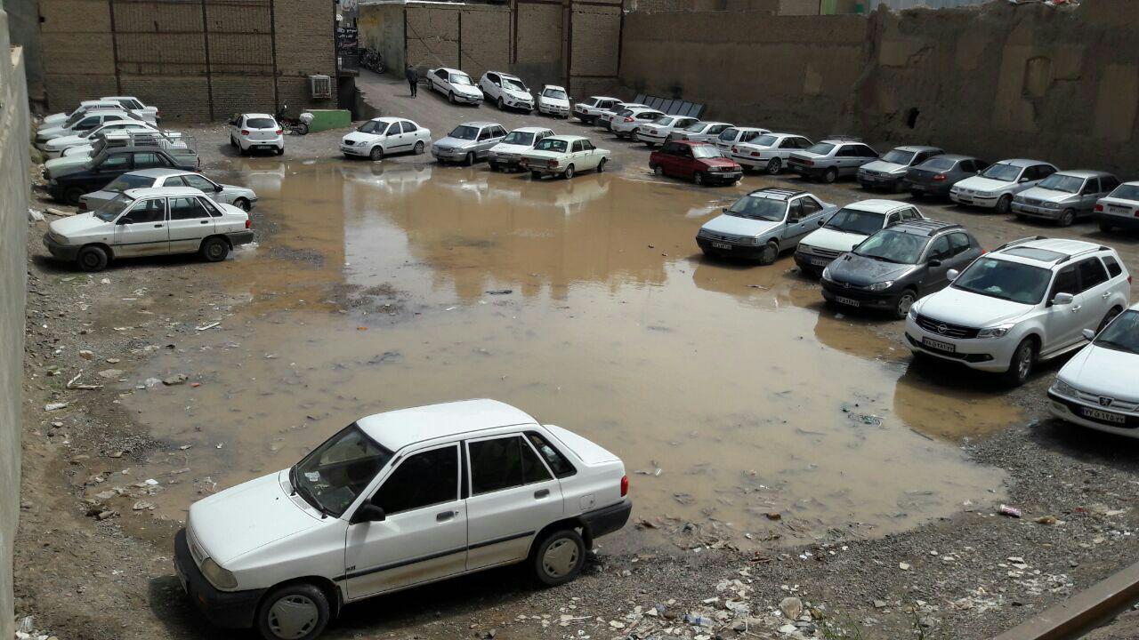 وقتی در تهران جایی برای خودرو‌های مردم نیست/ از کمبود پارکینگ و اوج‌گیری ترافیک تا وعده مسئولان